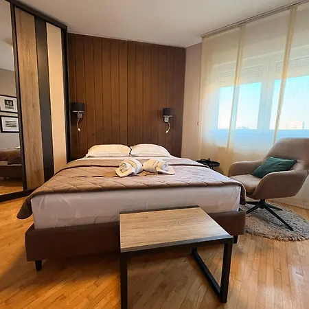 Nar Royalton Deluxe #74 Free Parking * Nis