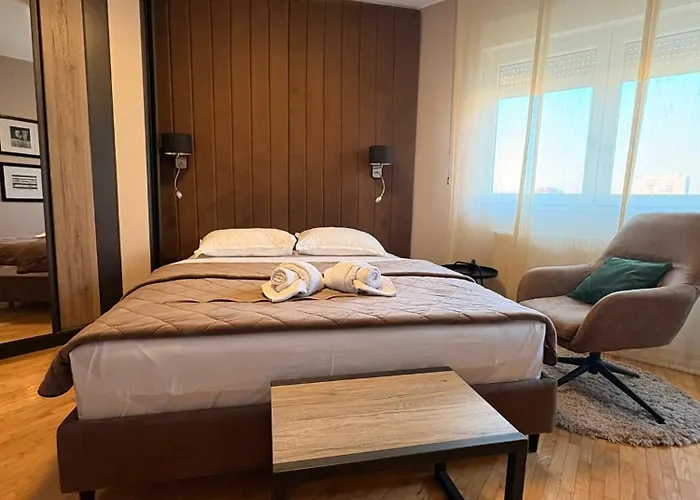 Nar Royalton Deluxe #74 Free Parking * Nis