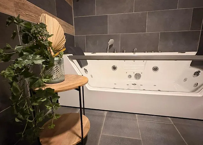 Nar Royalton Deluxe #74 Free Parking *